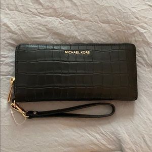 Michael Kors Het Set Continental Phone Wallet